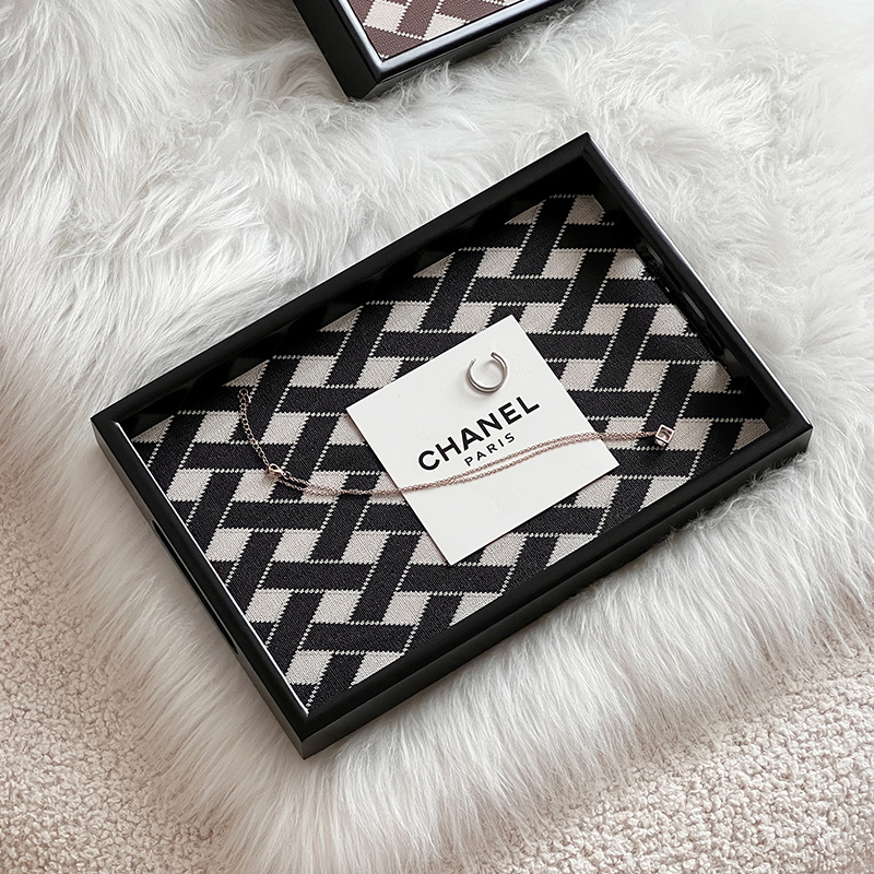 ライトラグジュアリーレザー木製トレイ、リビングルームのデスク - Luxury Skincare Tray のレビューと価格